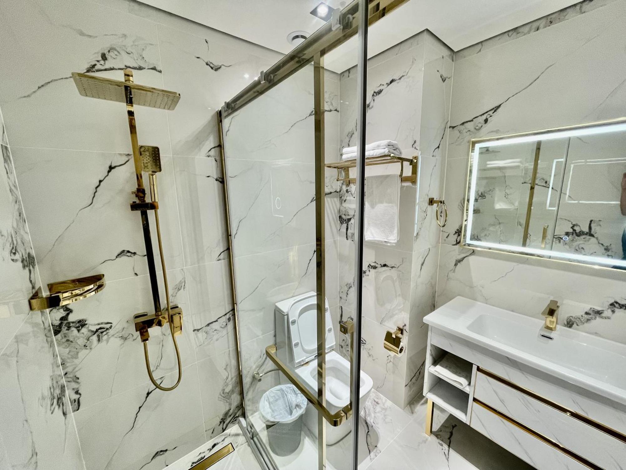Hotel Sultan Qarshi Bagian luar foto