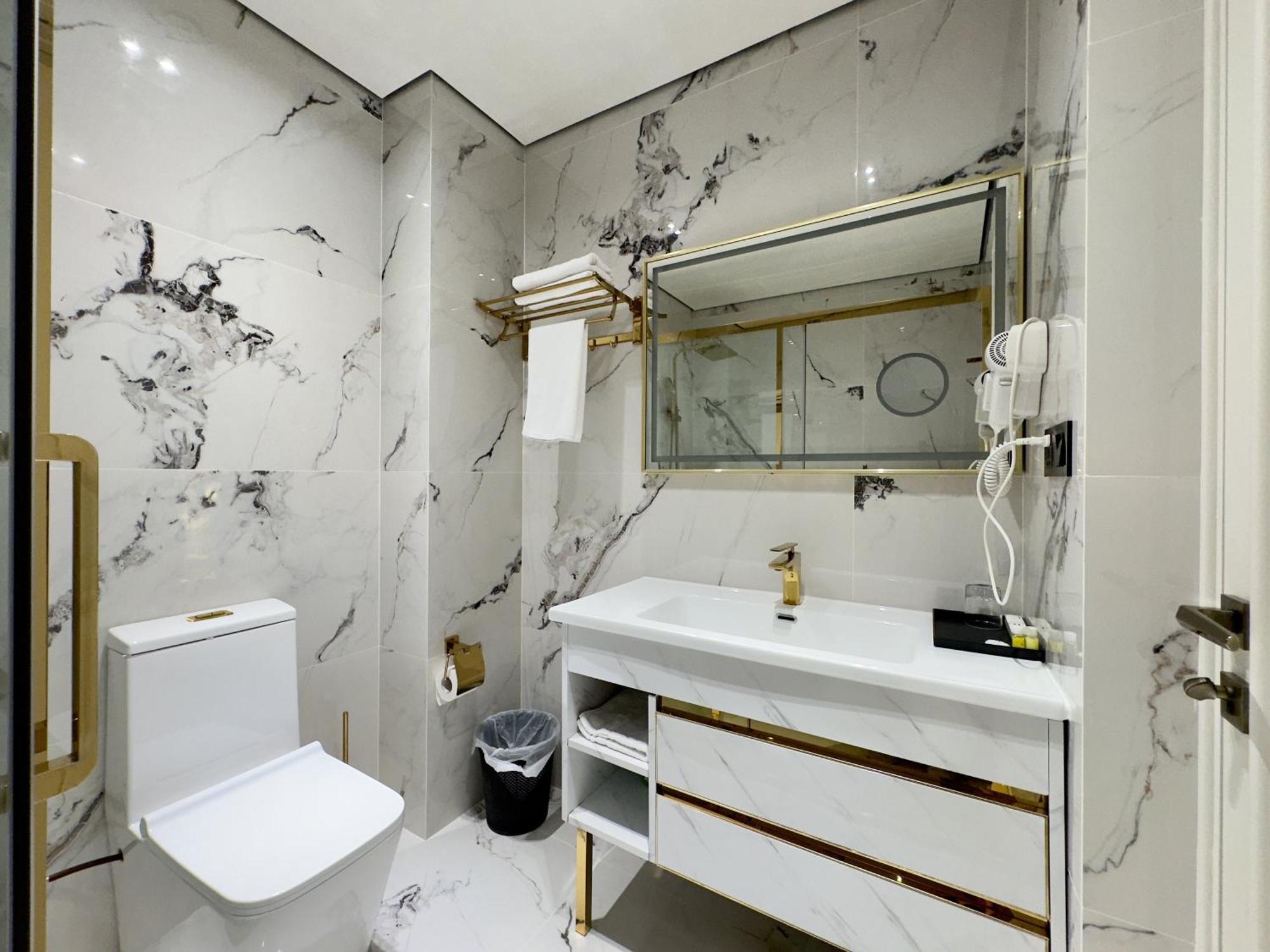 Hotel Sultan Qarshi Bagian luar foto