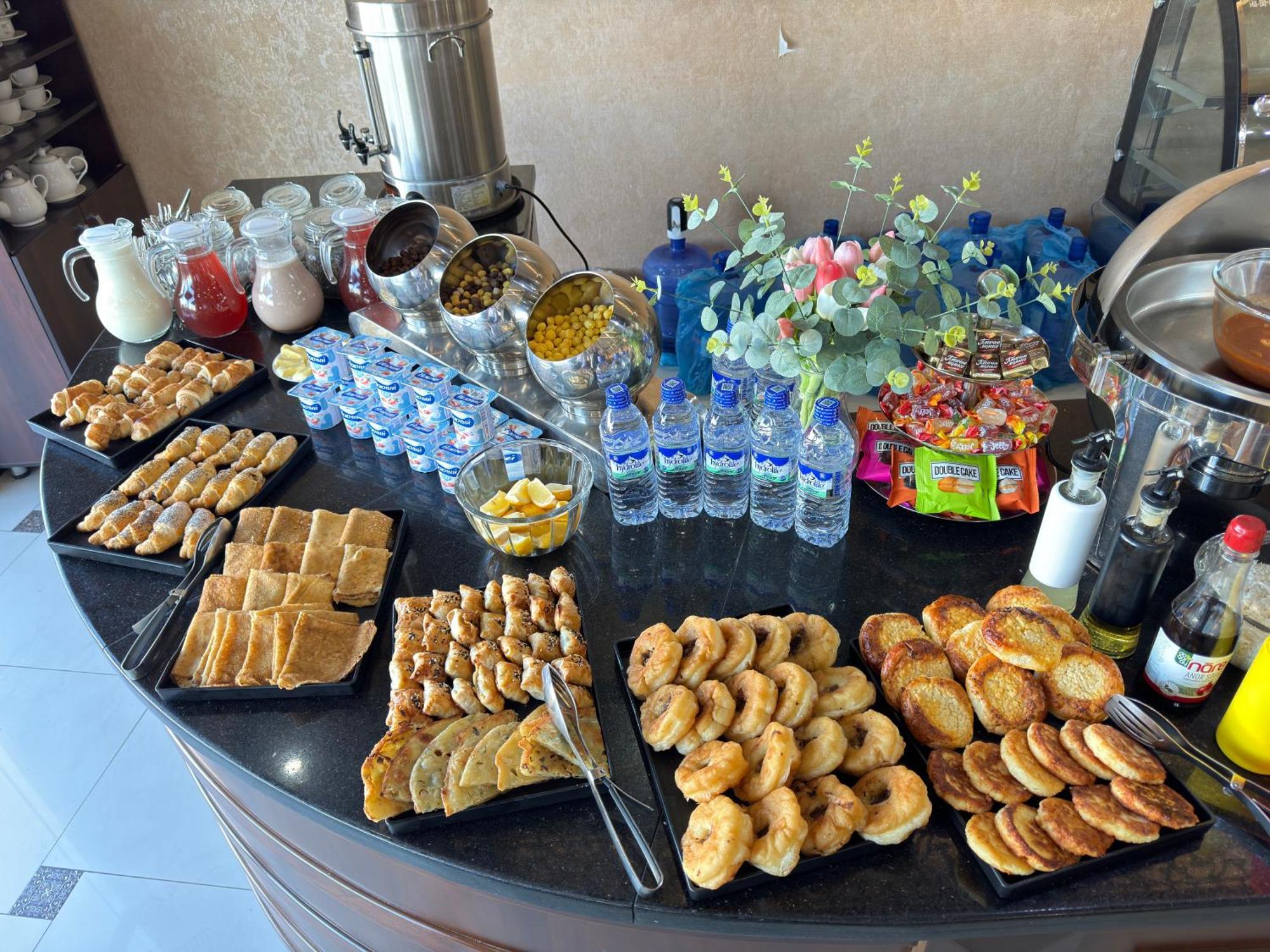 Hotel Sultan Qarshi Bagian luar foto