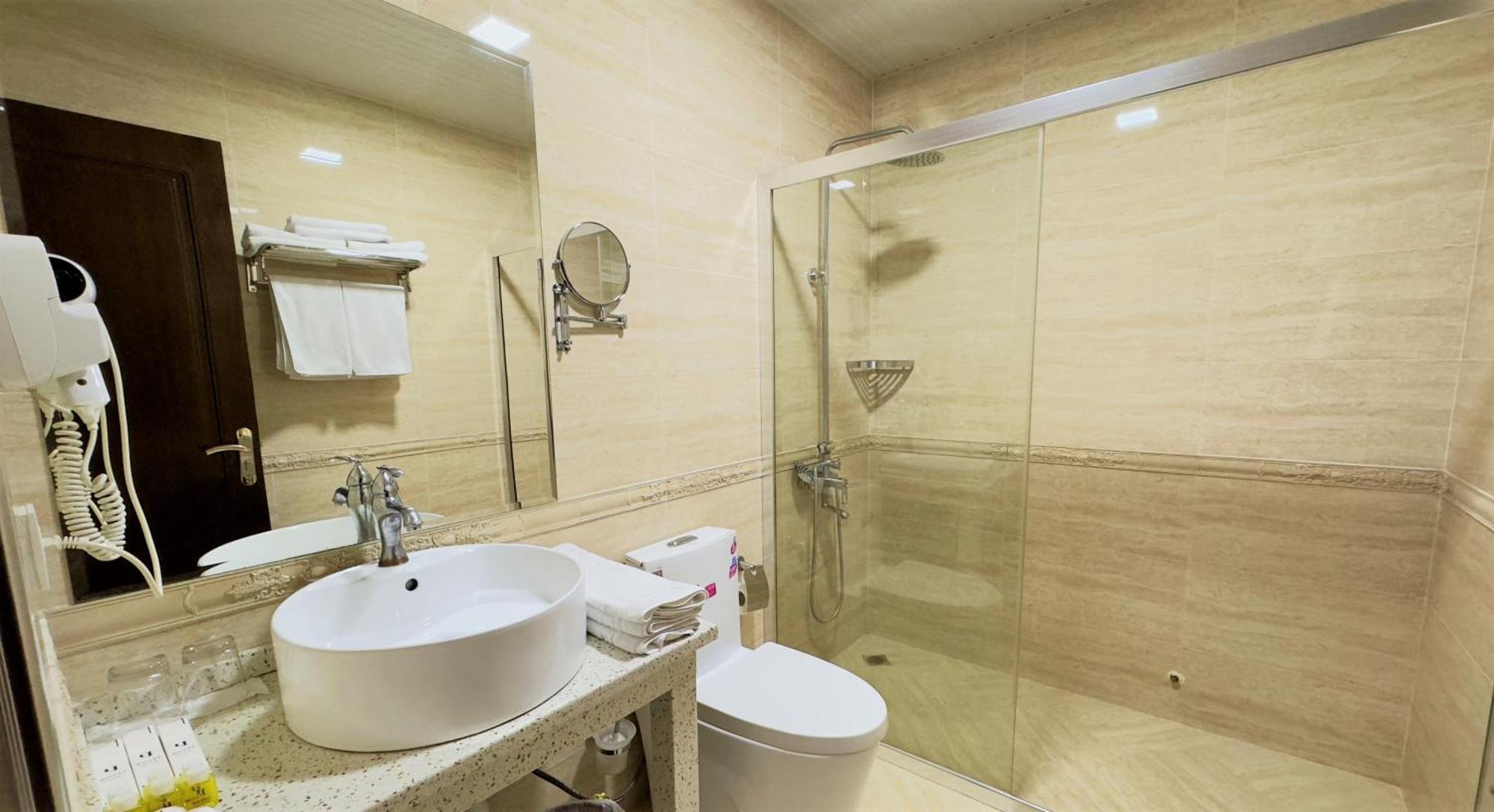 Hotel Sultan Qarshi Bagian luar foto