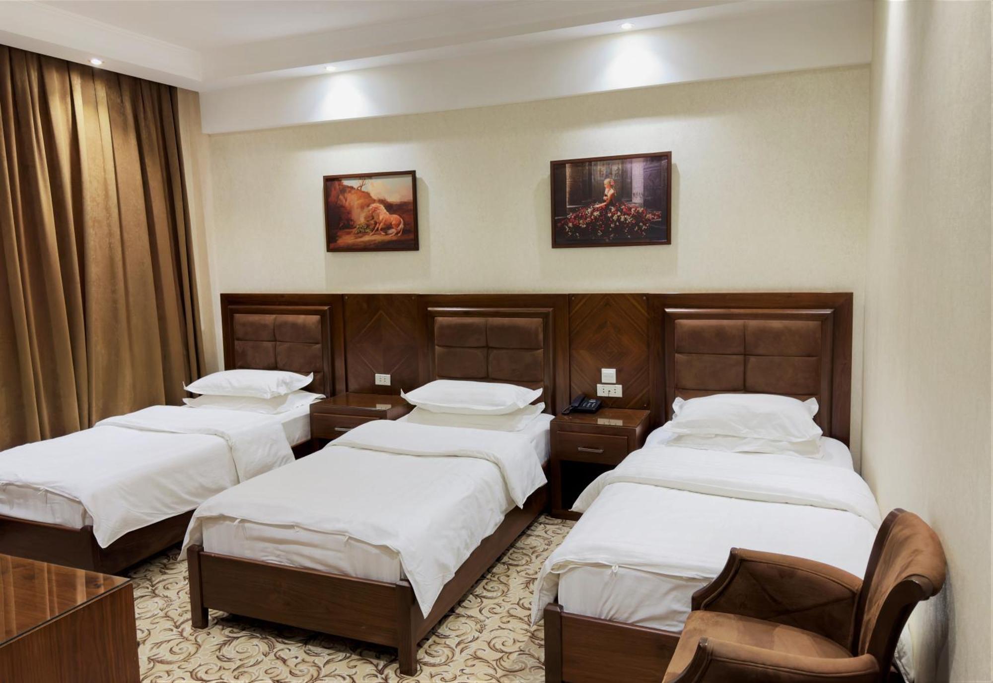 Hotel Sultan Qarshi Bagian luar foto